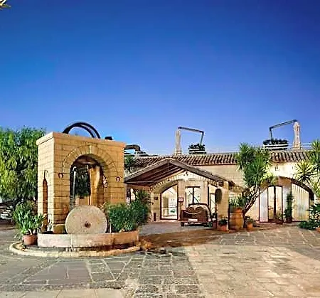 Regina Bari 4*