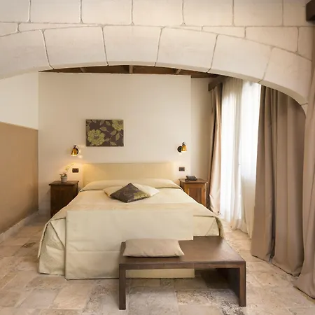 Hotel Regina Bari 4*
