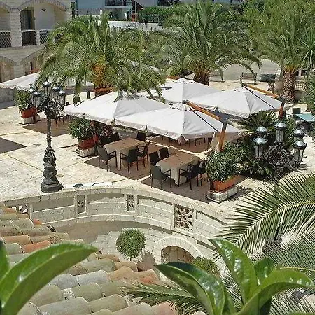Regina Bari 4*