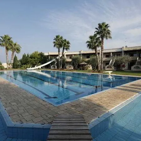 Regina Bari 4* טורה א מארה