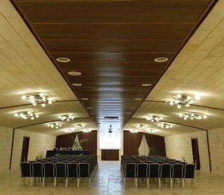 מלון Regina Bari 4*