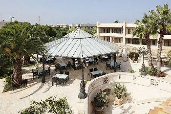 Regina Bari 4* טורה א מארה